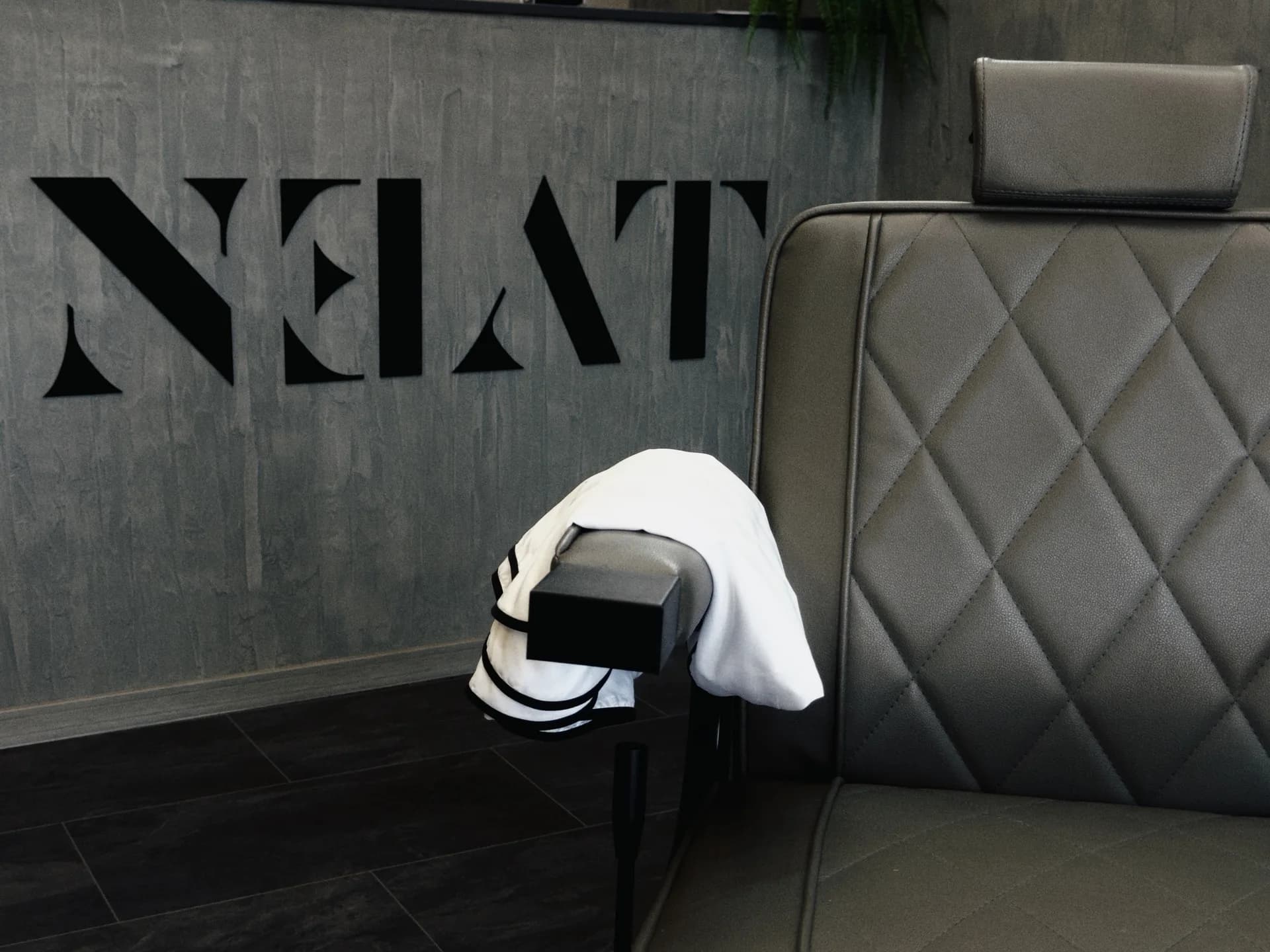 Neat Male Hairstudio Budapest – Prémium férfi fodrászat belső tere